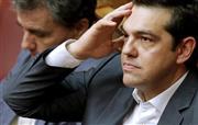 首都アテネでの議会審議に臨むギリシャのアレクシス・チプラス首相＝２０１５年７月１６日、ギリシャ（ロイター＝共同）