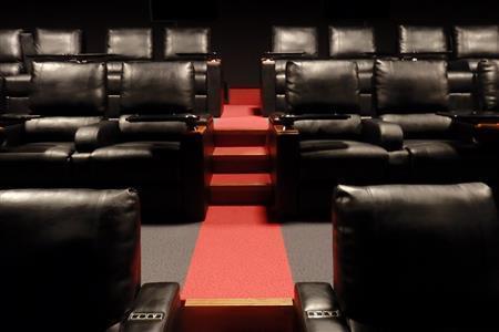 ２階のＶＩＰ席です。素敵でしょう！＝２０１５年６月２１日、バヌアツ（相川梨絵さん提供）