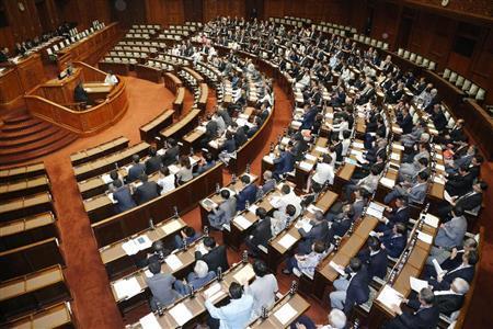 公選法改正案を賛成多数で可決した参院本会議＝２０１５年７月２４日午後（共同）