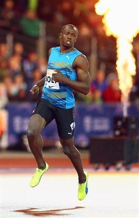 ロンドン・グランプリ男子１００メートルで優勝したウサイン・ボルト＝２０１５年７月２４日、英国・首都ロンドン（ゲッティ＝共同）