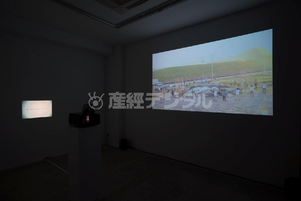 映像（右）とスライド（長塚秀人さん撮影）。（Ｃ）Ｐｈｏｔｏ＿ｂｙ＿Ｈｉｄｅｔｏ＿Ｎａｇａｔｓｕｋａ