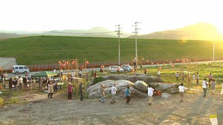 小森はるか＋瀬尾夏美「あたらしい地面／地底のうたを聴く」（２１分３５秒）ビデオ・スライド（提供写真）