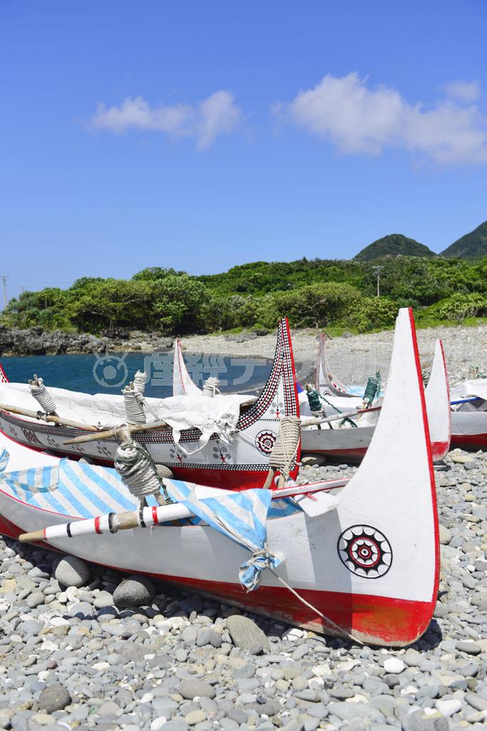 漁に使われる島伝統の船「チヌリクラン」＝２０１５年５月１６日、台湾・蘭嶼島（今井竜也撮影）