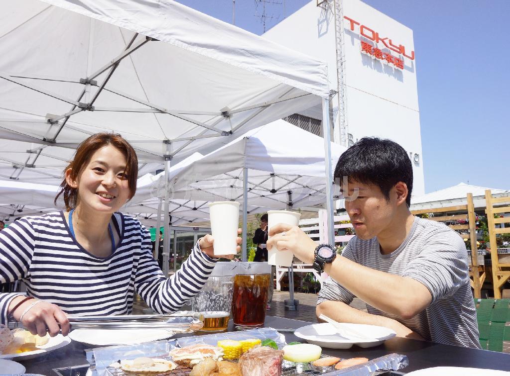 ２０１４年に東急百貨店本店の屋上にオープンしたバーベキューテラス＝２０１４年４月１１日、東京都渋谷区（松岡朋枝撮影）