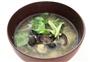 シジミ汁。※３７ｋｃａｌ、塩分１．７グラム（１人分）