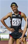 男子１００メートルで２位となり、顔をしかめる城西のサニブラウン・ハキーム＝２０１５年７月３０日、和歌山県和歌山市の紀三井寺運動公園陸上競技場（共同）
