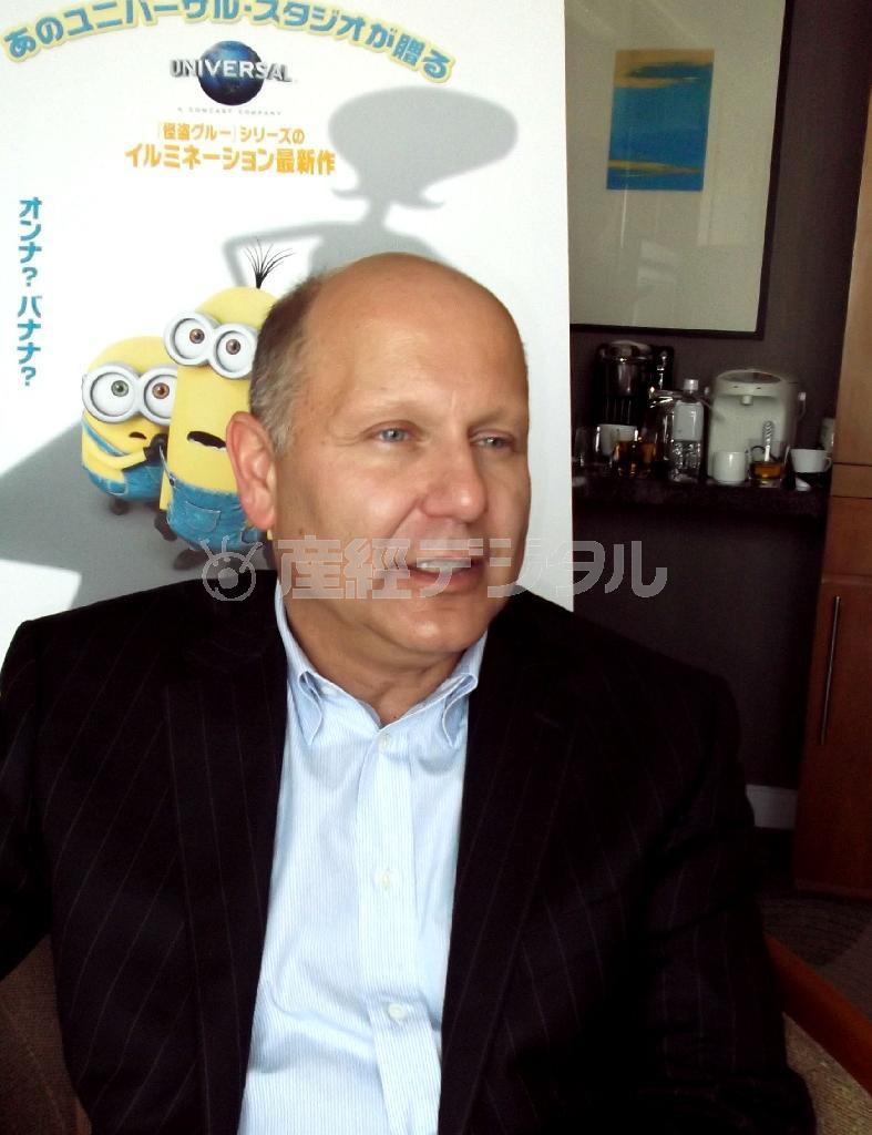 「質感やライティングにも徹底的にこわだったので、楽しんでほしい」とクリス・メレダンドリさんは語る＝２０１５年（岡本耕治撮影）