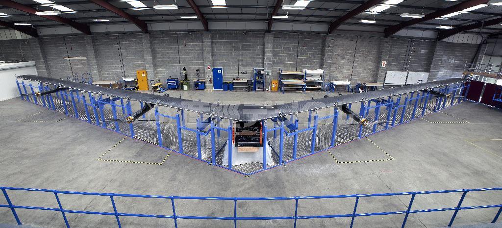 フェイスブックが開発した巨大ドローン「アクイラ」（ＡＰ）