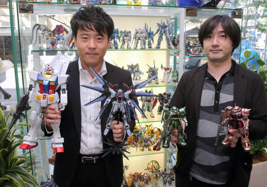 ガンプラの魅力などについて語る柿谷太一朗さん（左）と馬場俊明さん