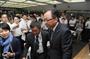 「トヨタ２０１６年３月期第１四半期決算説明会」説明会を終え、会場を後にする大竹哲也（トヨタ自動車常務役員）＝４日午後、東京都文京区後楽（宮川浩和撮影）