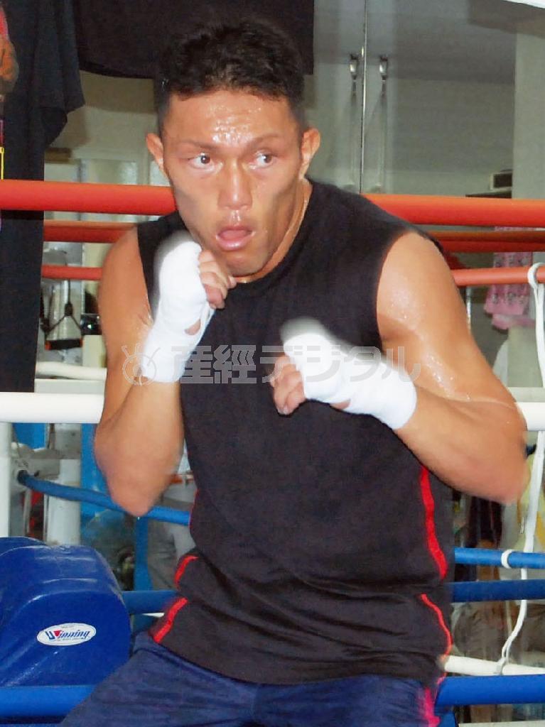 タイで行われるＷＢＯバンタム級王座決定戦に向け練習する赤穂亮（あかほ・りょう）＝２０１５年７月１３日、神奈川県横浜市（共同）