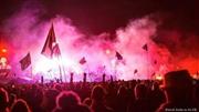 野外ロック・フェスティバル「Ｇｌａｓｔｏｎｂｕｒｙ＿Ｆｅｓｔｉｖａｌ＿ｏｆ＿Ｃｏｎｔｅｍｐｏｒａｒｙ＿Ｐｅｒｆｏｒｍｉｎｇ＿Ａｒｔｓ」通称「グラストンベリーフェスティバル」の模様（Ｊ－ＷＡＶＥ提供）