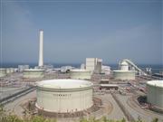 温暖化対策の観点から逆風が吹く石炭火力発電所。写真は東京電力の広野火力発電所＝福島県広野町