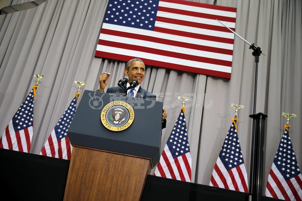 米首都ワシントンのアメリカン大学でイラン核合意に関する演説を行うバラク・オバマ大統領。強い語気で野党・共和党側に合意の承認を迫った＝２０１５年８月５日（ロイター）