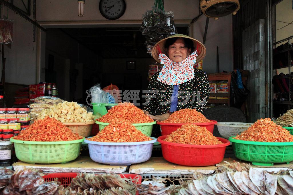 フーコック島の名産は近海で採れた魚介類＝２０１５年５月１６日、ベトナム・フーコック（佐藤良一さん撮影）