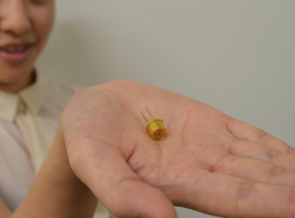 旭化成が昨年１１月に量産を始めた水質検査用の深紫外ＬＥＤ