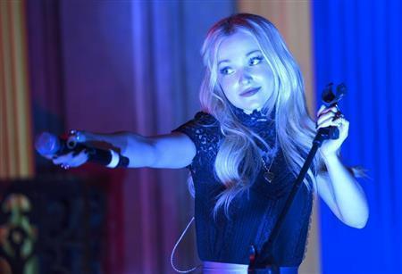 米女優・歌手、タヴ・キャメロンさん＝２０１５年７月２５日、米カリフォルニア州バーバンク（ＡＰ）