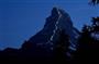マッターホルンは今年、初登頂から１５０年を迎え、登頂ルルートがライトアップされた＝２０１５年７月７日（唐木英明さん撮影）