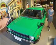 外形はできるだけ小さく、室内は広く、「５平方メートルカー」をキャッチフレーズに「カー・オブ・ザ・イヤー」を受賞した「シャレード」