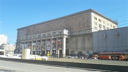 バイオリン部門の審査会場となった首都モスクワの「チャイコフスキー記念コンサートホール」＝２０１５年８月８日、ロシア（黒川信雄撮影）