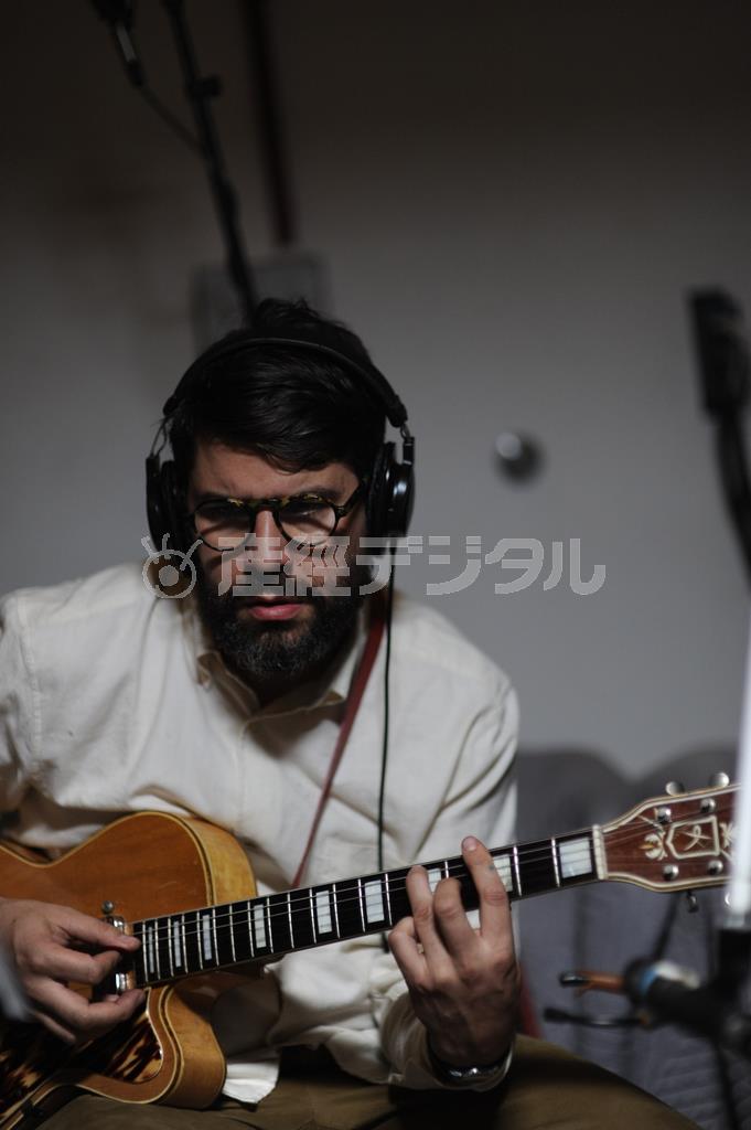 英国出身のミュージシャン、クァンティック（本名、ウィル・ホランド）＝２０１４年１１月２１日（提供写真）