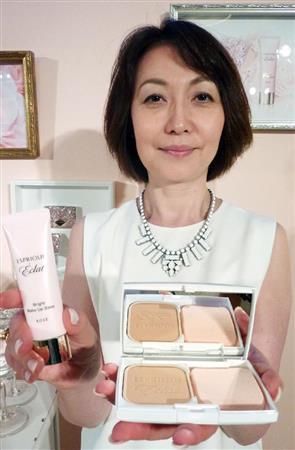 ４０～５０代向けの新シリーズ「エスプリーク＿エクラ」（コーセー）＝２０１５年８月２１日、東京都港区（共同）