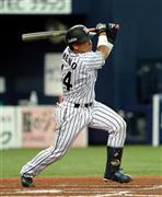 二回、先制タイムリーを放つ阪神の梅野隆太郎＝２０１５年８月２１日、大阪市西区・京セラドーム大阪（撮影・中島信生）
