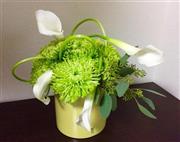 重陽の節句に菊のモダンアレンジ（Ｆｉｎｉｓｈ！、花千代さん提供）