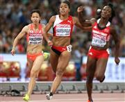 女子１００メートル準決勝の２組７着で決勝進出を逃した福島千里（左）＝２０１５年８月２４午後、中国・首都北京市の国家体育場（大橋純人撮影）