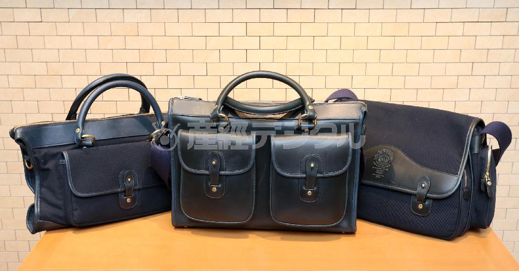 米名門バッグブランドのＧＨＵＲＫＡから名作バッグの数々が復刻。左から１４万円、１７万円、１４万円と逸品ぞろい＝２０１５年８月７日、東京都渋谷区（野村成次撮影）