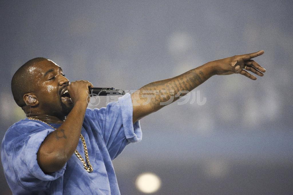 米ラップ歌手、カニエ・ウェストさん＝２０１５年７月２６日、カナダ・オンタリオ州トロント（ＡＰ）