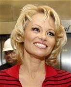 女優、パメラ・アンダーソンさん＝２０１５年４月１５日、米アリゾナ州フェニックス（ＡＰ）