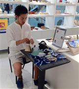 「旅を連想させるカバンに夢とロマンを感じる」と話す藤咲和也氏