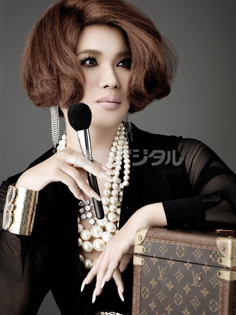 美容家、ＩＫＫＯ（いっこー）さん。以前にも登場した写真ですが、美容について語るときは、やはりこの１枚を＝２０１３年１１月１日（富田眞光さん撮影、提供写真）