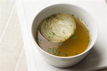 コンソメ風スープ（松下二郎さん撮影）