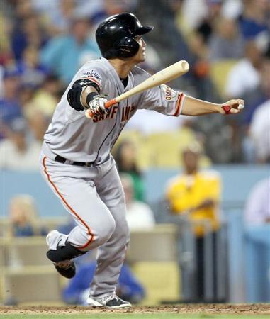 ドジャース戦の八回、代打で出場し左飛に倒れるジャイアンツ・青木宣親（のりちか）＝２０１５年９月１日、米カリフォルニア州ロサンゼルス（ゲッティ＝共同）