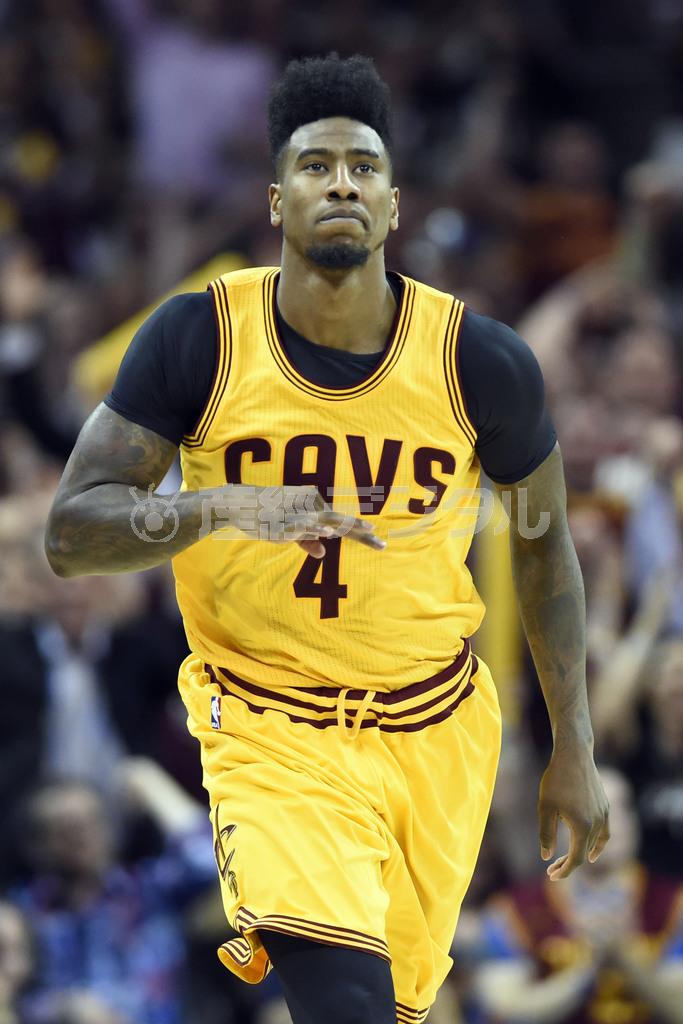 ＮＢＡの人気プレーヤー、イマン・シャンパート選手＝２０１５年６月１０日、米オハイオ州クリーブランド（ロイター）