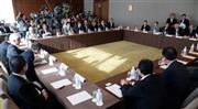 エンブレム問題の経緯について組織委から説明を受けるなどして対応を協議した経済３団体＝２０１５年９月４日午後、東京都千代田区（鴨川一也撮影）
