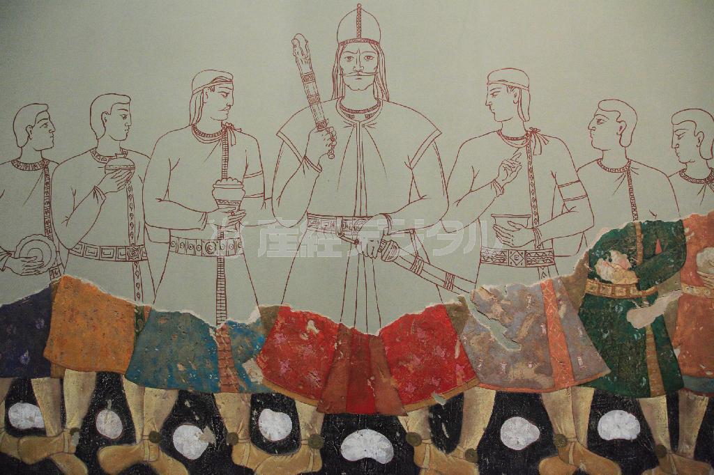 ファヤズ・テパに描かれていたクシャーナ朝のカニシカ王と推測されるのフレスコ画（ＡＤ１～２世紀）＝２０１５年８月９日、ウズベキスタン・スルハンダリヤ州テルメズ（佐藤良一さん撮影）