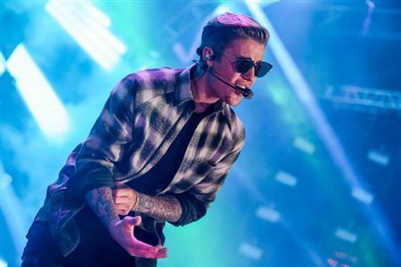 カナダの歌手、ジャスティン・ビーバーさん＝２０１５年５月９日、米カリフォルニア州カーソン（ＡＰ）