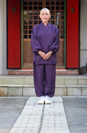 日蓮宗系の尼僧、鈴木日宣（すずき・にっせん）さん＝２０１５年、千葉県内（財満朝則撮影）