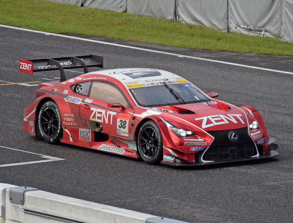 ＧＴ５００クラスの「ＺＥＮＴ ＣＥＲＵＭＯ レクサス ＲＣ Ｆ」のマシン