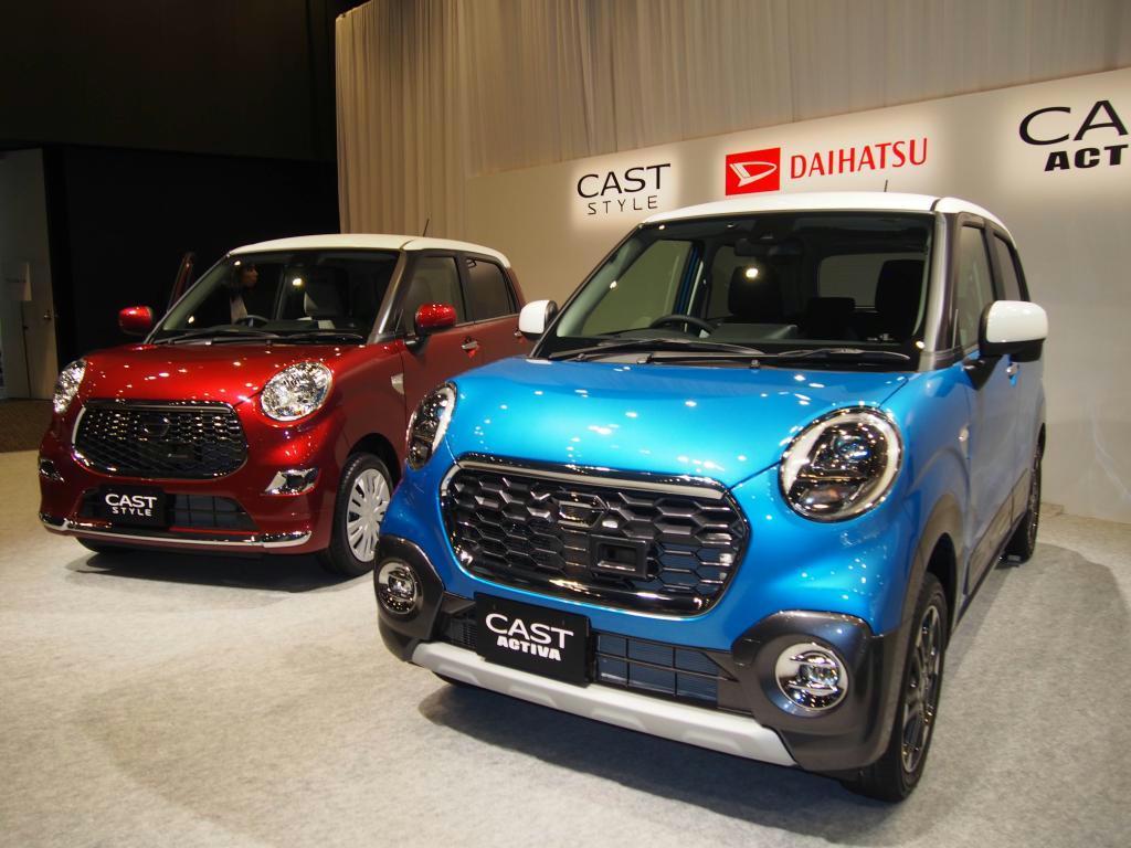 ダイハツ工業が発表した新型軽自動車「キャスト」＝９日、東京都中央区