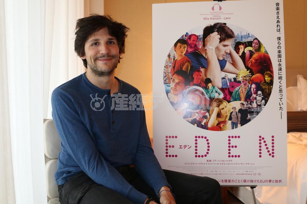 「１９９０年代の音楽シーンを学ぶうえでも貴重な映画です」と語るフェリックス・ド・ジヴリさん＝２０１５年６月２６日、東京都千代田区（高橋天地撮影）