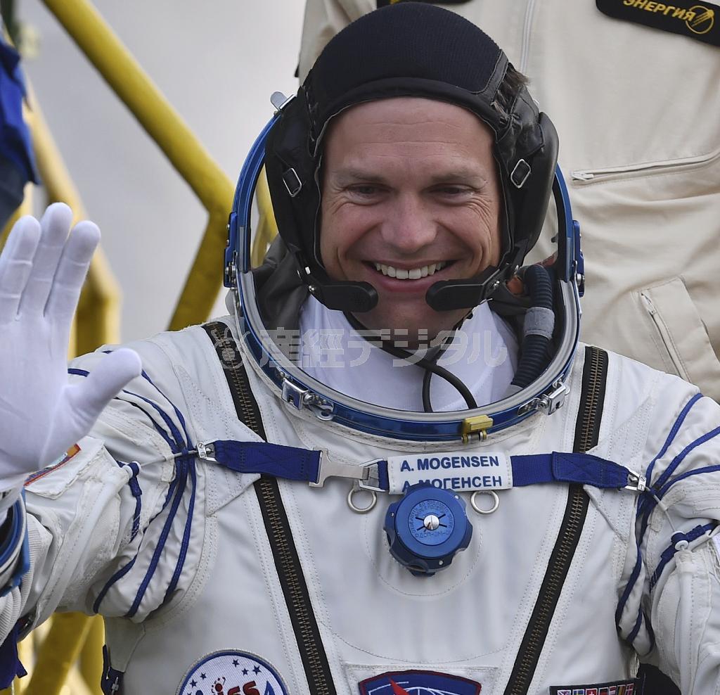デンマークの宇宙飛行士、アンドレアス・モーゲンセン氏＝２０１５年９月２日、カザフスタン・チュラタムのバイコヌール宇宙基地（ＡＰ）