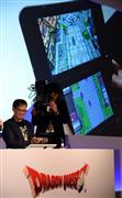 スクウェア・エニックスが人気ゲーム、ドラゴンクエストの新作「ドラゴンクエスト１１」を発表した。開発中のソフトをプレーしてみせるゲームデザイナーの堀井雄二さん＝７月２８日、東京都港区