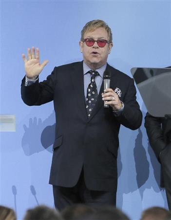 英歌手、エルトン・ジョンさん＝２０１５年９月１２日、ウクライナ・首都キエフ（ＡＰ）