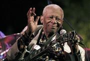 ２０１５年５月に８９歳で死去した米ブルースギタリスト、Ｂ・Ｂ・キング氏＝２０１２年８月２２日、米ミシシッピ州インディアノーラ（ＡＰ）