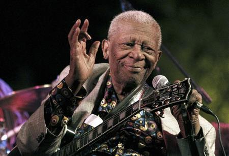 ２０１５年５月に８９歳で死去した米ブルースギタリスト、Ｂ・Ｂ・キング氏＝２０１２年８月２２日、米ミシシッピ州インディアノーラ（ＡＰ）