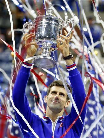 ４年ぶり２度目の優勝を果たしたノバク・ジョコビッチ＝２０１５年９月１３日、米ニューヨーク（ＡＰ）
